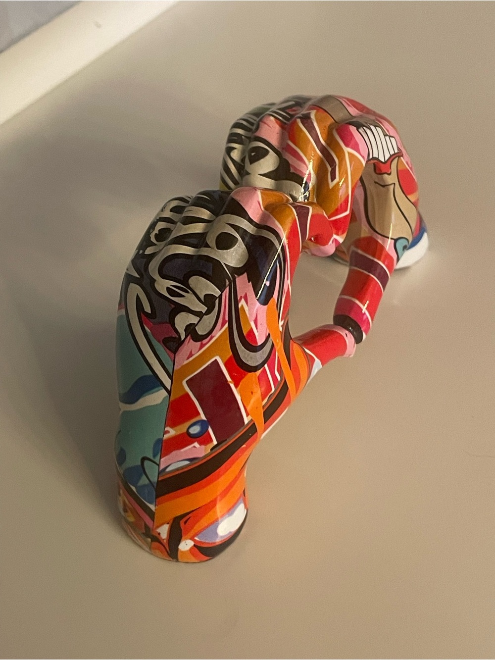 Resin Heart Hands - Picture 2 of 2